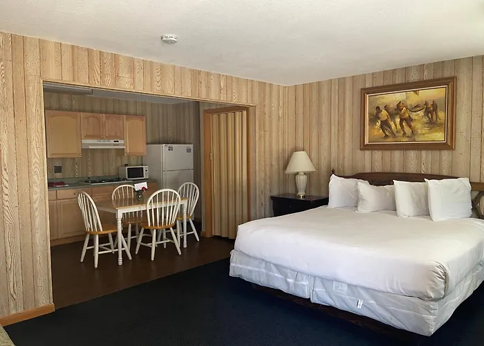 Saddle & Surrey Motel