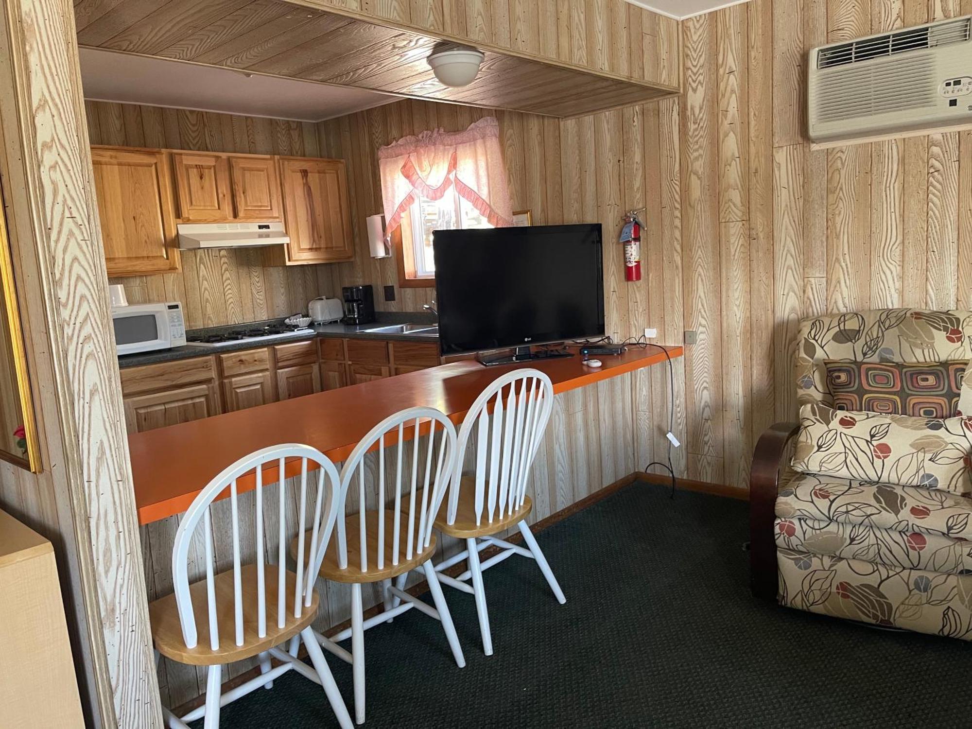 Saddle & Surrey Motel 2*