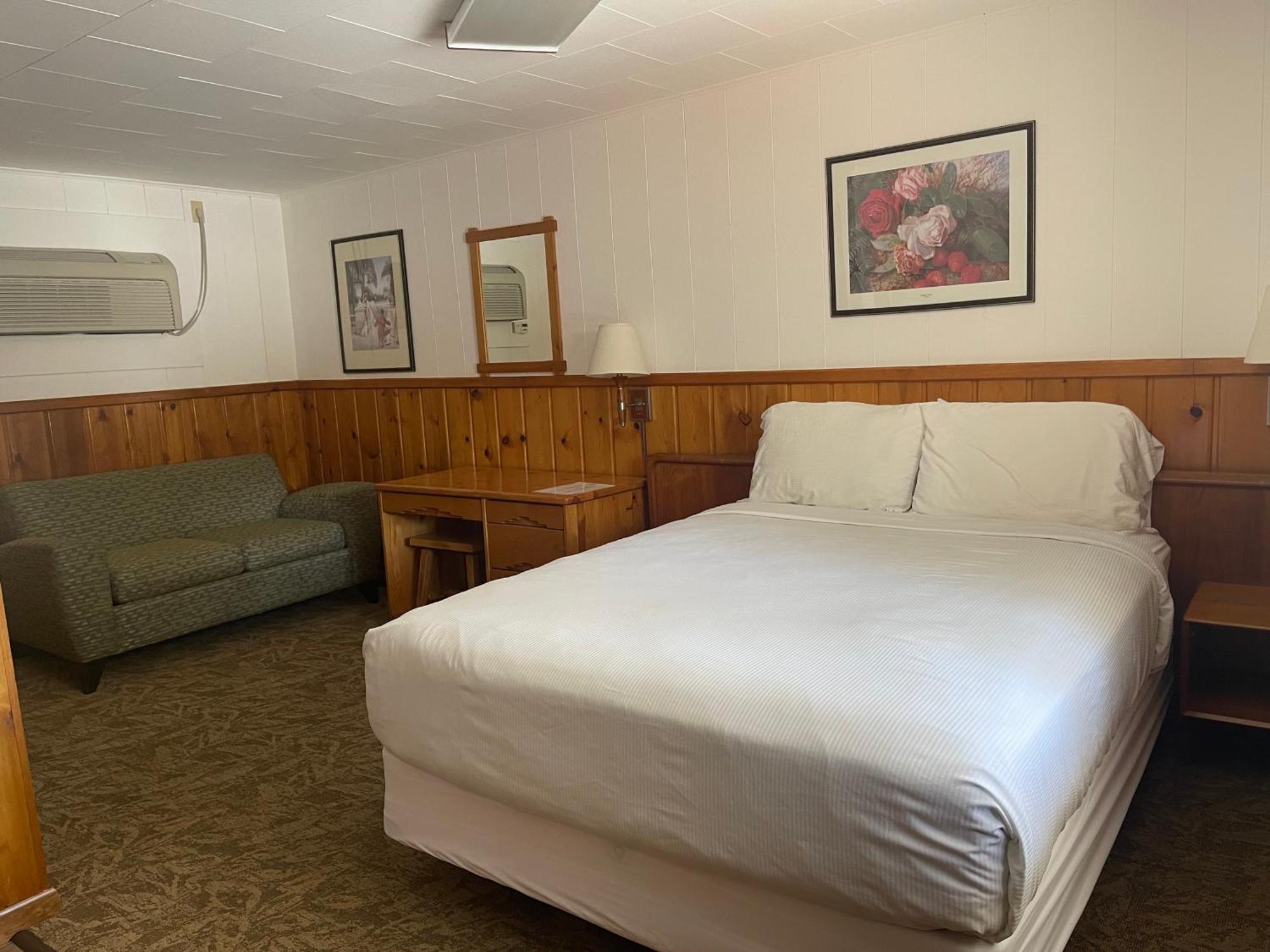 Saddle & Surrey Motel Estes Park