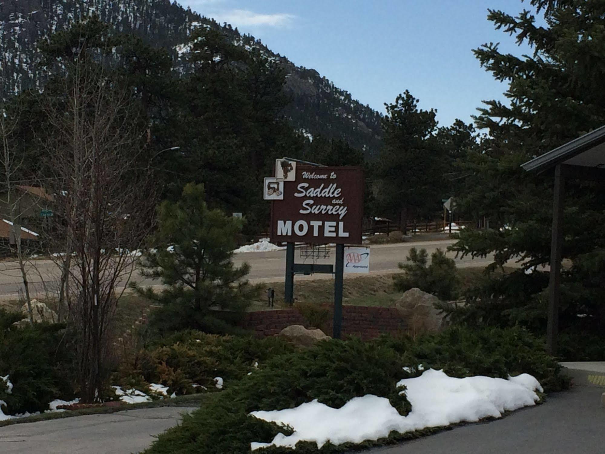 Saddle & Surrey 2* Estes Park
